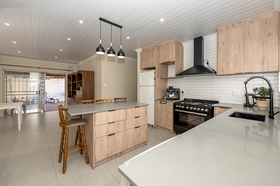 To Let 3 Bedroom Property for Rent in Townsend Estate Western Cape